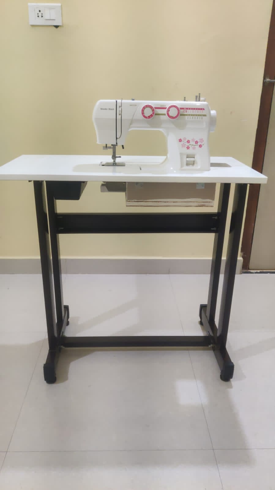 Usha Wonder Stitch sewing machine table